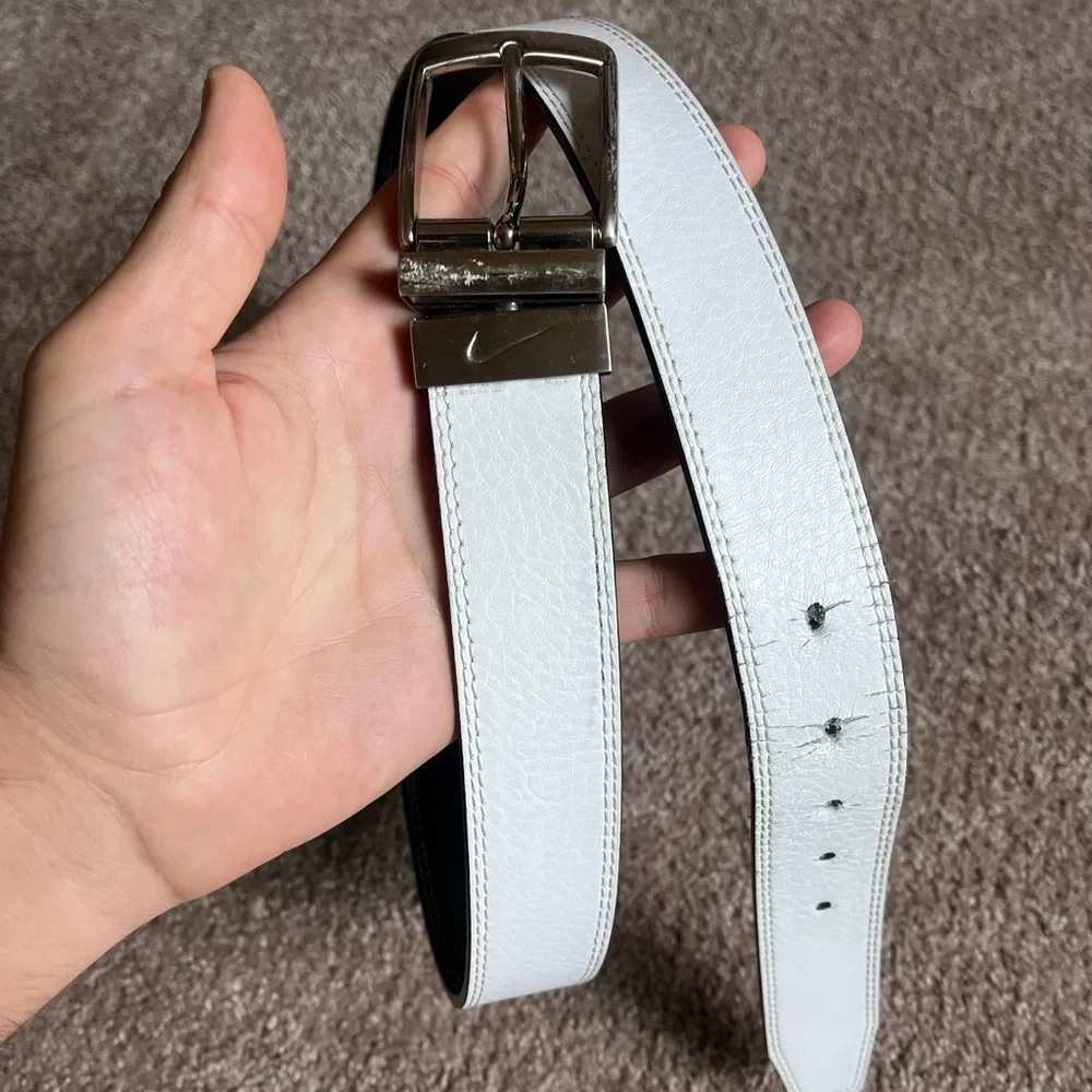 VTG 00’s Nike White Leather Mens Belt